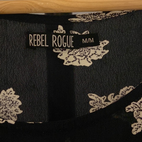 Rebel rogue dress with floral print in back and white. Size M. - Picture 3 of 4